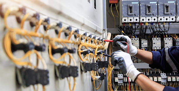 Professional Electrician technician working in Lyman County County, SD